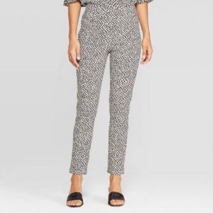 WHO WHAT WEAR Animal Print Skinny Cropped Pants